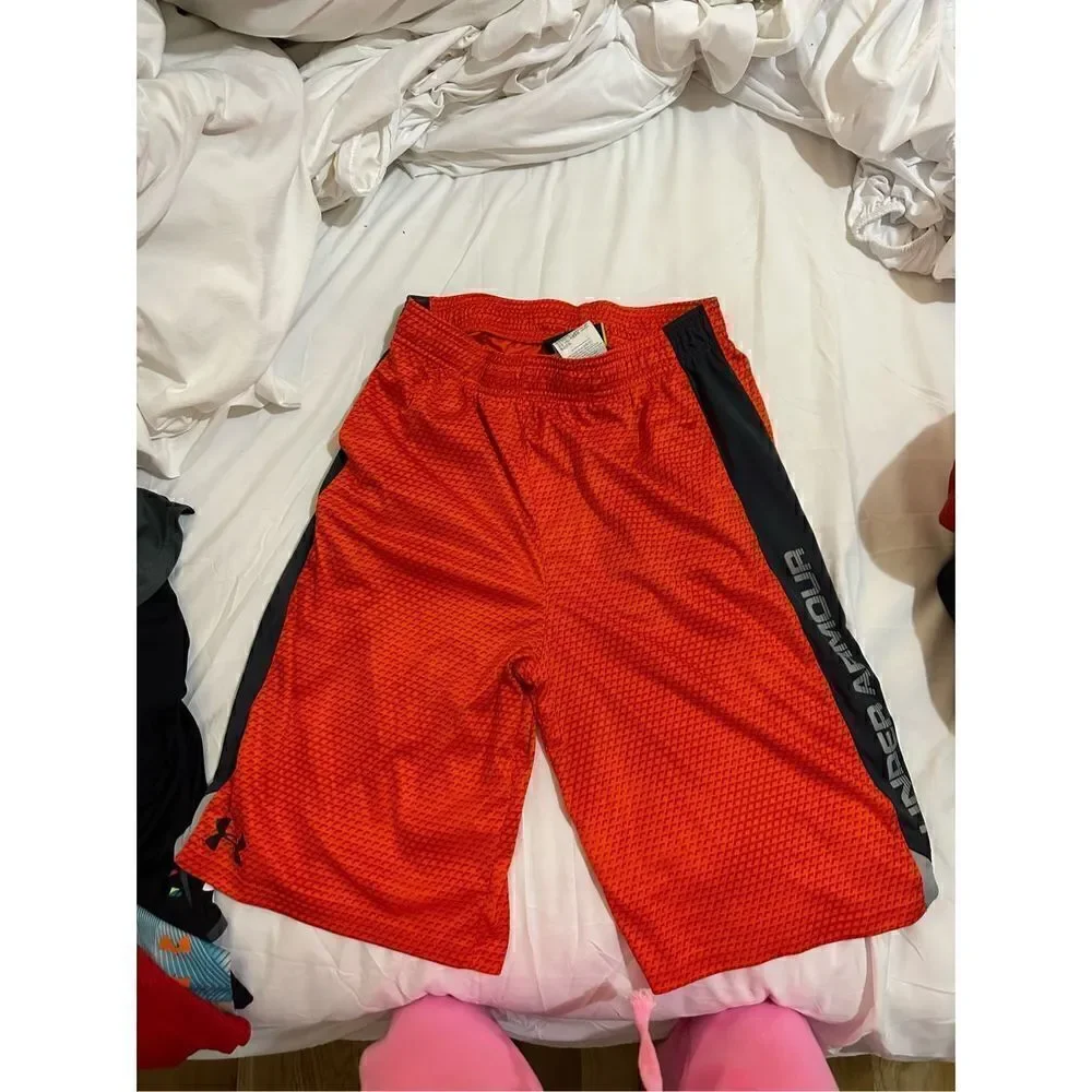 Under Armour boys sports shorts size YXL